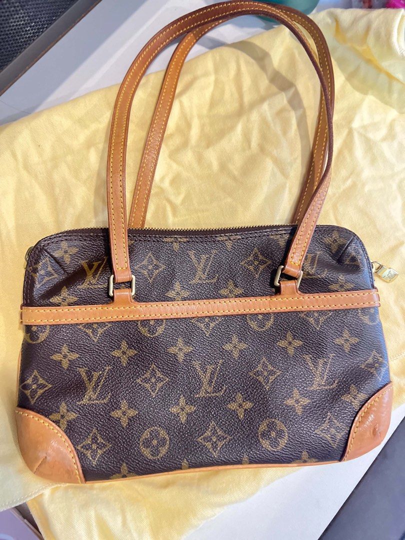 Louis Vuitton Mini Coussin (Category: Luxury Bags & Wallets) located in Manila. Submitted by offsetx (Listing ID 1437917259, Image 2). Description: Louis Vuitton Mini Coussin Hard to find No one sells this here in carousell 800-1k usd on other shops (almost 50-60k) Selling it for 35k only Bought in japan 101% authentic Priority pickup or Meetup for legitimacy checking Can do shipping/pickup/meetup.