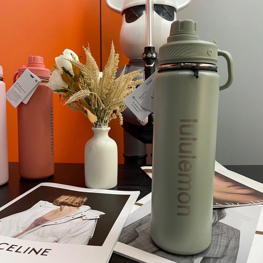 Lululemon Waterbottle453609871115571204