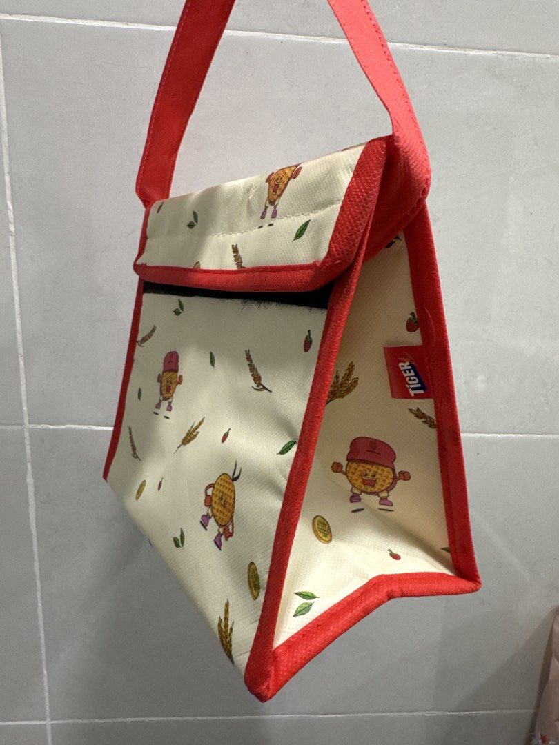 Lunch or cooler bag454082734861864961
