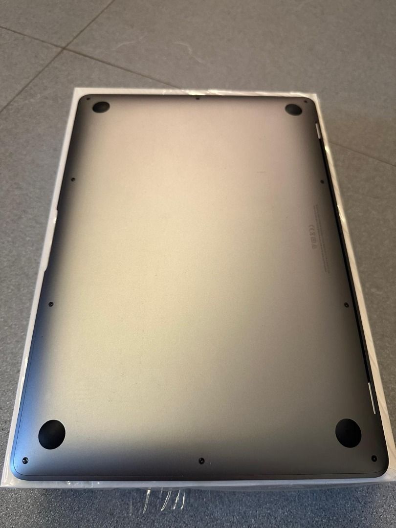 Macbook Air453638134285608960