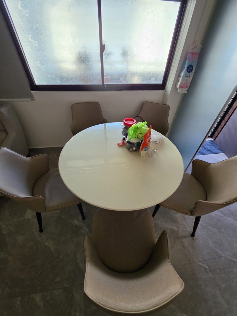 Marble Round Dining Table