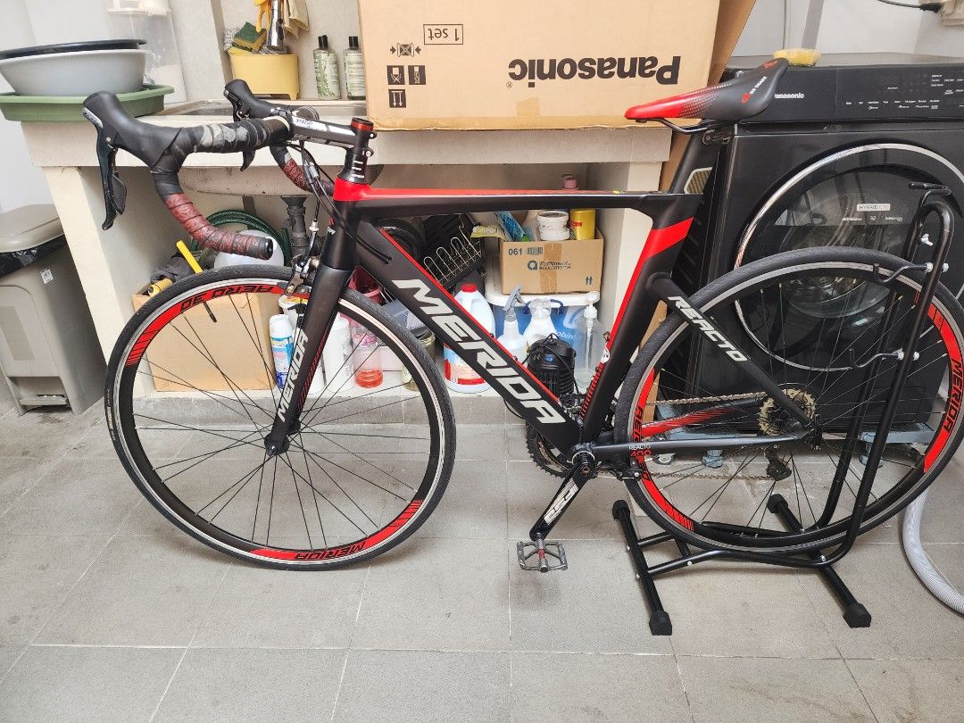Merida Reacto Road Bike (Category: Bicycles) located in Quezon City. Submitted by jkborbz (Listing ID 1437782808, Image 1). Description: Merida Reacto 400 Roadbike Selling for 37,000 Pesos FRAMESET • Frame: Merida Reacto 400 • Internal Cabling • Size: S/M • Fork: Merida Reacto Carbon GROUPSET • STI: Shimano 105 • RD: Shimano 105 • FD: Shimano 105 • COGS: Shimano 105 11-30T • CHAIN: YBN • CS: FSA Gossamer 52-36T • Caliper: Merida PRC COCKPIT • STE