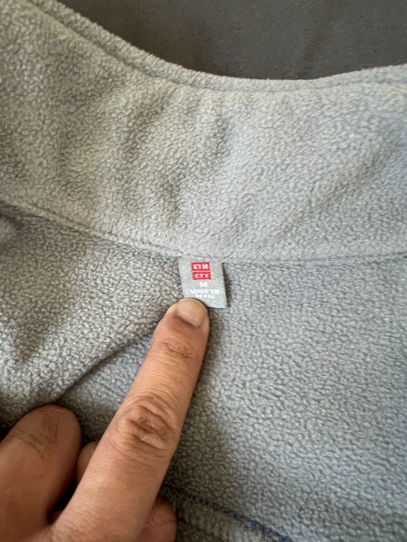 MID LAYER JACKET (Category: Coats, Jackets and Outerwear) located in Nilai. Submitted by aminsulaiman460 (Listing ID 1437872003, Image 2). Description: Mid layer jacket to letgo. Baru pakai skali masa naik everest. Nak jual sebab nak clear wardrobe. Beli masa kat nepal. Harga Nego till letgo. Self pickup/COD area nilai dan kawasan terdekat. Rm50 SIZE M Panjang: 65CM Dada: 47CM.