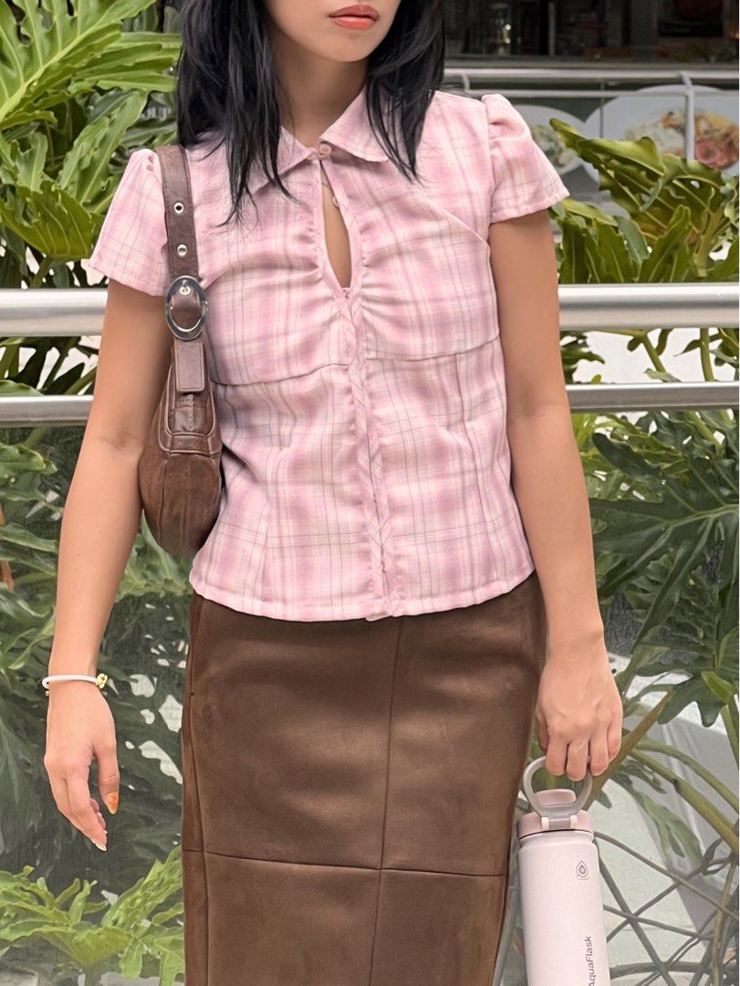 Miu the label poppi pink top (Category: Blouses) located in Quezon City. Submitted by shop.pinterestgirl (Listing ID 1437759129, Image 1). Description: .