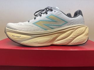 （分類：）位於 。 由 sneaker_ttt 提交（商品編號 1437861041，圖片 1）。簡介： 。
