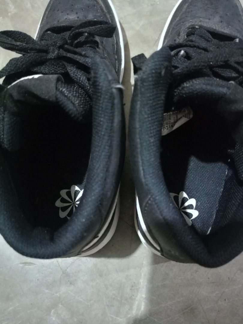 Nike High-Top Sneakers Black (Category: Sneakers) located in Cebu City. Submitted by maxs.things (Listing ID 1437861691, Image 3). Description: - Black Nike high-top sneakers - Rarely Used - Laced - Classic high-top style.