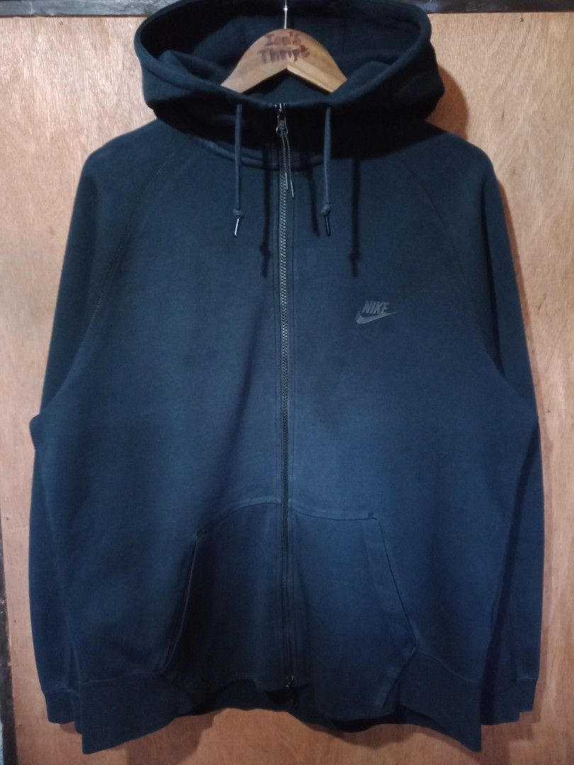 NIKE TECH FLEECE FULL ZIP HOODIE (Category: Activewear) located in Kalibo. Submitted by ionsthrift (Listing ID 1437919634, Image 1). Description: 📌Ugaliing mag basa palagi, pra iwas tanong o aberya. 📌Wag na mag offer kng hndi nman kayang panindigan or bibilhin. Dahil once na nag offer ka dpat sure ka. 📌Please, manage your expectation nlng, halos lahat po ng items ay galing ukay, denedeclare ko nman pag my issue, pro pasensya na pag meron akong