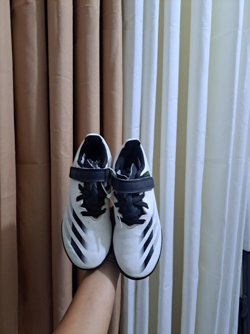 Original football adidass (Category: Babies & Kids Fashion) located in Quezon City. Submitted by kimlynandaya (Listing ID 1437848898, Image 3). Description: 1st:us11k/uk10½k/fr 38½/17cm price:649 2nd:us12k/uk11½k/fr30/18cm price:649 3rd:us13k/12½k/fr31/19cm price:649 4th:us2/uk1½/fr33½/20cm price:549 5ft:us2½/uk2/fr34/21cm price:649 6th:us13k/uk12½k/fr31/19cm price:649 7th:us2½/uk2/fr34/21cm price:649 8th:us3/uk½/fr35/21.5cm price:649.