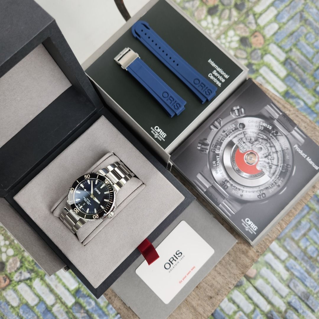 Oris Aquis Date Ceramic Bezel in Blue Dial 43.5mm - Complete Set (Category: Luxury Watches) located in Valenzuela. Submitted by royalvoguemanila (Listing ID 1437917206, Image 2). Description: Model/Ref：01 733 7730 4135-07 8 24 05PEB Movement： Automatic Size：43.5mm Inclusions: Unit, Double Box, Manual and Warranty Card, Extra Links, Aftermarket Brand New Rubber Strap Mall SRP: 165,000php Our Price: 58,000php ☑️ Authentic and legit timepieces ☑️ 3-