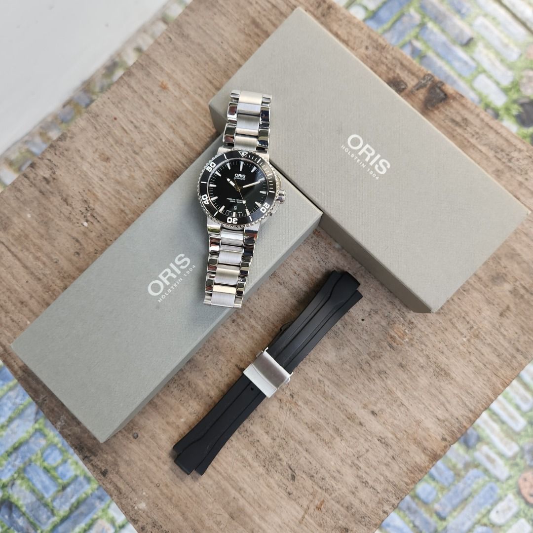 Oris Aquis Date Ceramic Matte Bezel in Black Dial 43mm (Category: Luxury Watches) located in Valenzuela. Submitted by royalvoguemanila (Listing ID 1437916838, Image 2). Description: Model/Ref：01 733 7653 4154-07 8 26 01PEB Movement： Automatic Size：43mm Inclusions: Unit, Travel Box, Extra Links, Rubber Strap, Authentication Paper from Tag Heuer Service Center Mall SRP: 125,000php Our Price: 53,000php ☑️ Authentic and legit timepieces ☑️ 3-months s