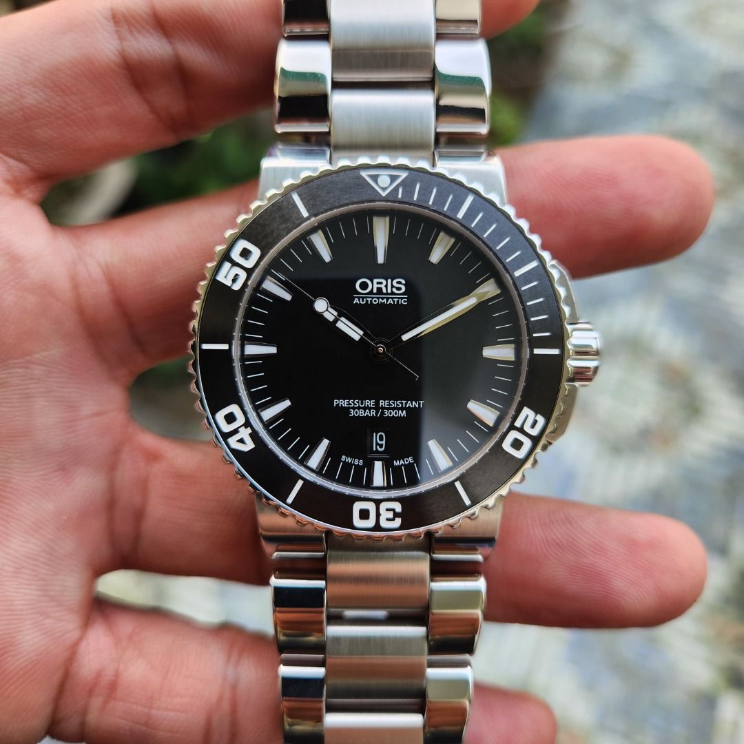 Oris Aquis Date Ceramic Matte Bezel in Black Dial 43mm (Category: Luxury Watches) located in Valenzuela. Submitted by royalvoguemanila (Listing ID 1437916838, Image 3). Description: Model/Ref：01 733 7653 4154-07 8 26 01PEB Movement： Automatic Size：43mm Inclusions: Unit, Travel Box, Extra Links, Rubber Strap, Authentication Paper from Tag Heuer Service Center Mall SRP: 125,000php Our Price: 53,000php ☑️ Authentic and legit timepieces ☑️ 3-months s