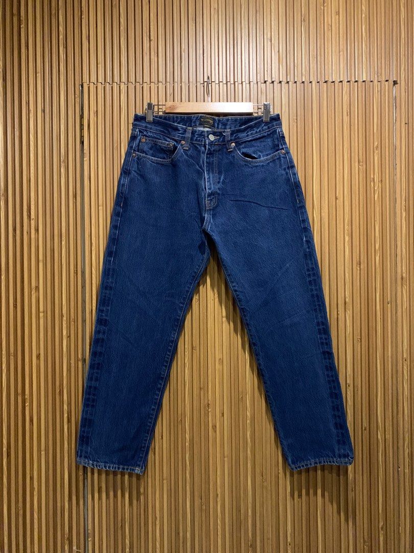 Outstanding & Co Indigo Selvedge Jeans (Category: Jeans) located in Bacolod City. Submitted by mixedgarmzbcd (Listing ID 1437869486, Image 1). Description: •Excellent Condition •Color rate 9.5/10 •Tagged: Small Waist: 31-32 Rise: 11 Length: 36 Inseam: 26.5 Hem: 7 •No issue .