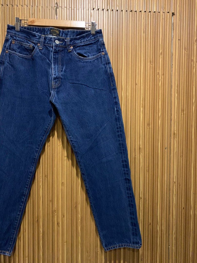 Outstanding & Co Indigo Selvedge Jeans (Category: Jeans) located in Bacolod City. Submitted by mixedgarmzbcd (Listing ID 1437869486, Image 2). Description: •Excellent Condition •Color rate 9.5/10 •Tagged: Small Waist: 31-32 Rise: 11 Length: 36 Inseam: 26.5 Hem: 7 •No issue .