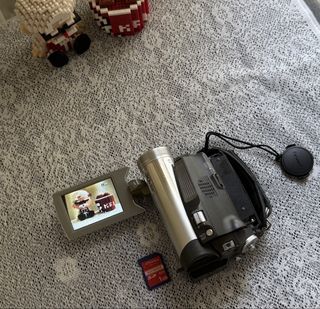 (Category: ) located in . Submitted by teo_cameras (Listing ID 1437800420, Image 1). Description: .