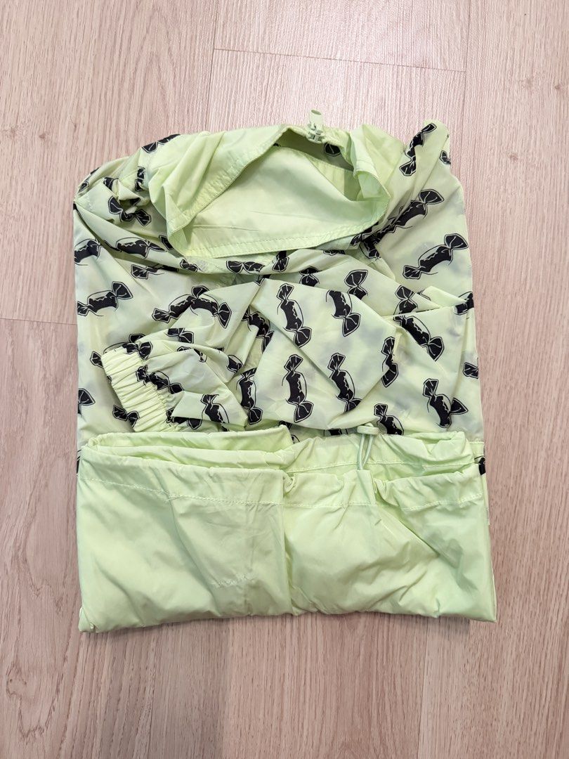 Eichi Too Parka Jacket (Category: Activewear) located in Bukit Mertajam. Submitted by ll222 (Listing ID 1437758042, Image 3). Description: .