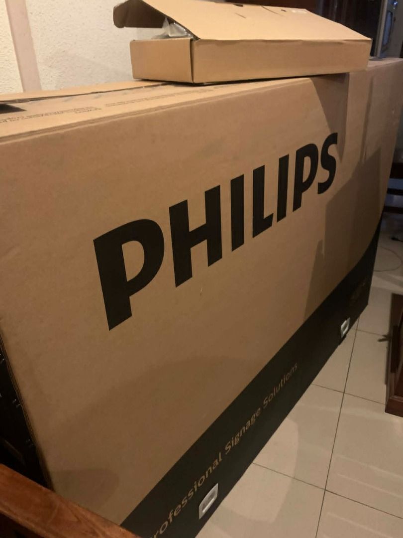 Philips Q Line 65" Smart Display (Category: TV) located in Quezon City. Submitted by fast_timcloset (Listing ID 1437853908, Image 2). Description: - Philips Q Line 65" Smart Display - 4K Ultra HD resolution - Android OS - Brand new, sealed box - Includes remote control, power cables, and all original accessories - Complete and ready to use -Price still negotiable RFS: Nakatambak lang and not used brand-new -Bacoor, Cavite.