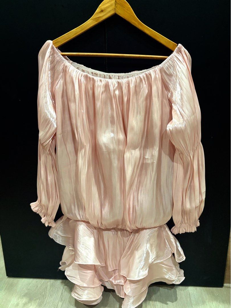 Pink Ruffled Off Shoulder Dress (Category: Dresses) located in Manila. Submitted by mnldstr (Listing ID 1437902686, Image 1). Description: Used once Nice fabric .