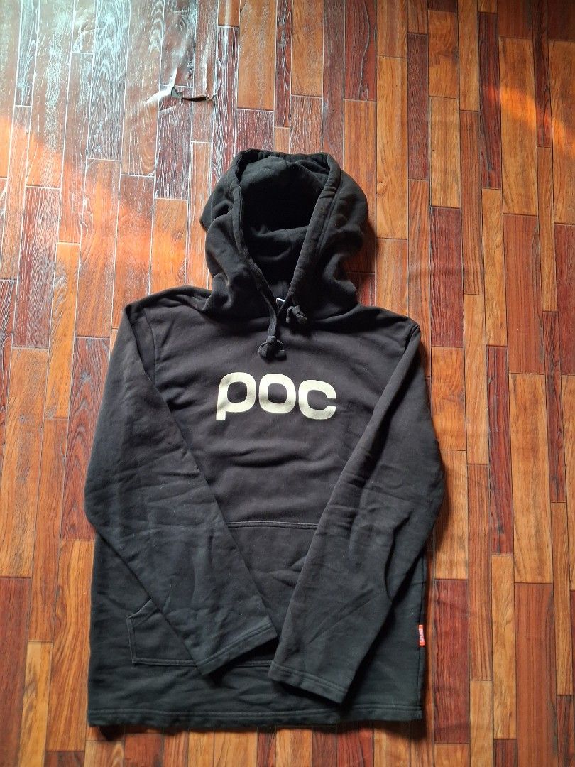 POC Hoodie - Black - Small (Category: Hoodies) located in Cavite. Submitted by eks1999 (Listing ID 1437833135, Image 1). Description: - Black POC hoodie - Brand name printed on the front - Hood with drawstrings - "Small" tag - Small red tag on the bottom - Logo on the upper back L-26"6 W-20 no issue.