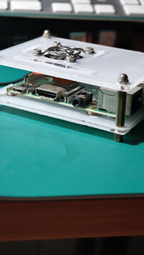 Raspberry Pi 3B+  Case with Fan453907094805555204
