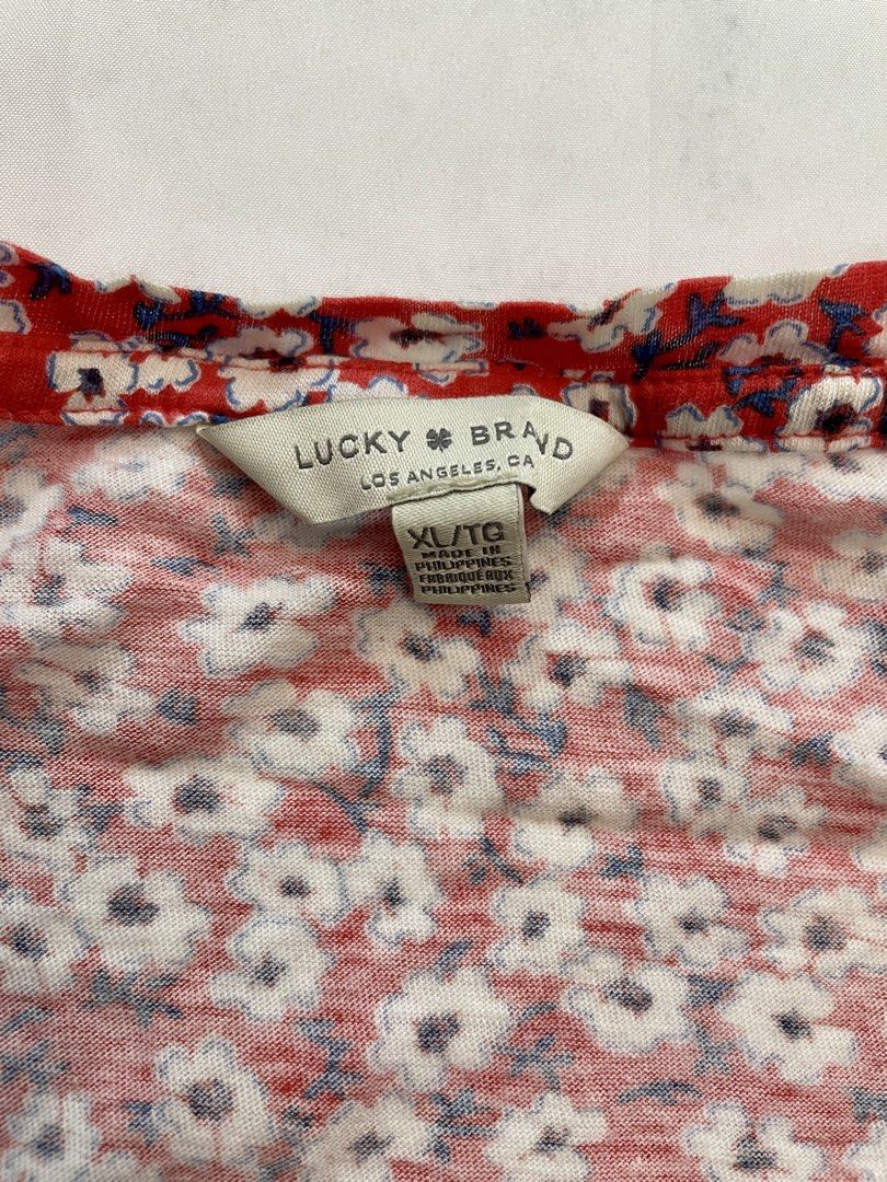 Red Cotton Floral Shirt (Category: Shirts) located in Makati City. Submitted by pepperstoremerch (Listing ID 1437890468, Image 2). Description: 30% Off Sale Originally 200 Red Cotton Floral Shirt Top Size XL Cotton Loose Preloved, good condition Please see pictures D0051 R200.