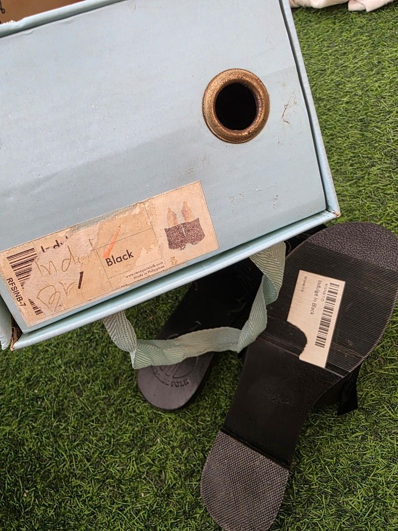 Renegade Folk Black Sandals (Category: Flats & Sandals) located in Rizal. Submitted by likhaniluntian (Listing ID 1437912684, Image 2). Description: BRAND NEW UNUSED Renegade Folk sandals - Unique fringed upper design - Includes original box and packaging RFS: Decluttering 📦 Lalamove / J&T 💸 GCash, Maya, GoTyme, BPI, Metrobank 📍 Rodriguez, Rizal.