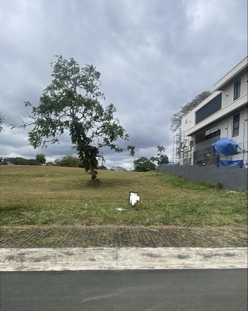 (Category: ) located in . Submitted by aaronlua (Listing ID 1437831652, Image 1). Description: .