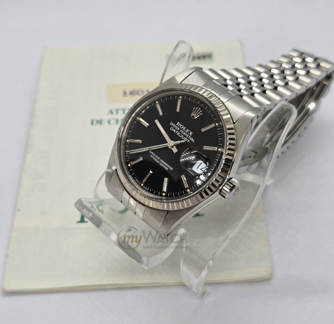 Rolex 16014 黑面鋼王 DateJust 有紙 （分類：手錶）位於 Hong Kong。 由 mywatch_hk 提交（商品編號 1437796910，圖片 1）。簡介： 品牌：Rolex 型號：16014 黑面鋼王 DateJust 有紙 材質：鋼 二手/全新：二手 序號：R2xxxxx 證書：有，1988年 錶殼直徑：36mm 帶格：18 本店貨號：O790 FPS / 現金價💵：$37800 實體店交收 💳支持其他支付方式，如Visa / Master / 銀聯等，歡迎查詢問價 ‼如需預留手錶，必須落訂作實，逾期未能完成交易，訂金不予退回 ✨✨✨✨✨✨ 🈶 本店持有效香港商業登記 🅱️ 貴金屬及寶石交易商B類（註冊人：天時鐘錶／註冊號碼：B-B-23-10-01721） ✅ 保證所有貨品均為原裝正貨 🉐 購買可享三個月機芯保用 ✨ ✨ ✨ ✨ ✨ ✨ 🧳 天時鐘錶 🕙 營業時間12:00-19:30 🛤地址：香港旺角彌敦道582-592號信和中心地下G3