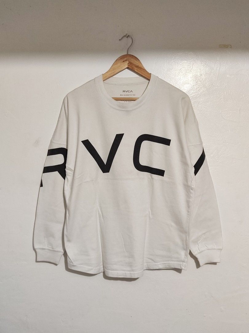 RVCA big script LS (Category: Activewear) located in Baguio. Submitted by damit_pang_tao (Listing ID 1437823094, Image 1). Description: 380 shipped.