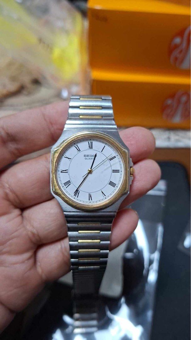 Seiko nautilus (Category: Men's Watches) located in Iloilo. Submitted by random_staff (Listing ID 1437778061, Image 1). Description: Seiko Vintage Nautilus Style Ref. 9521-6010 Rare item Quartz movement Very Good condition Size 32x37mm.