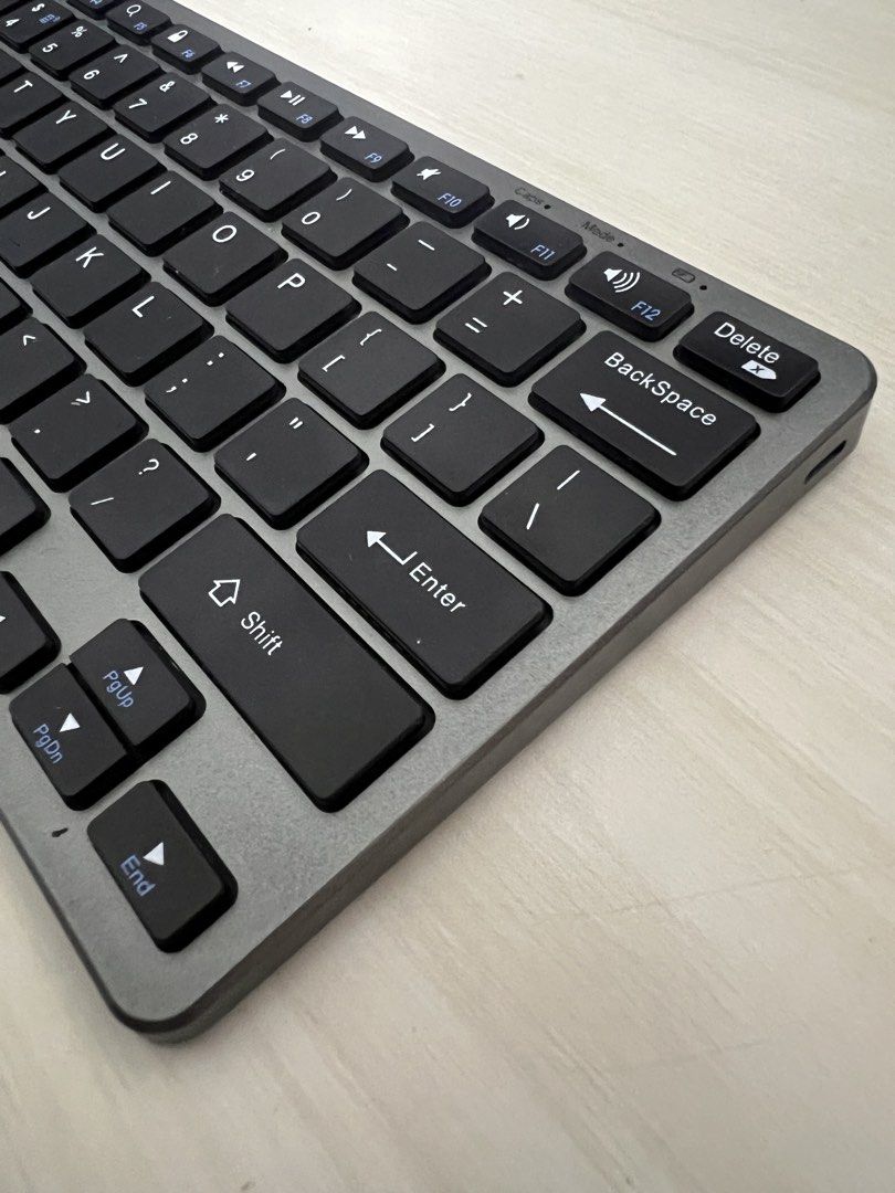 Sleek Wireless Keyboard w/ Dongle454137412143687681