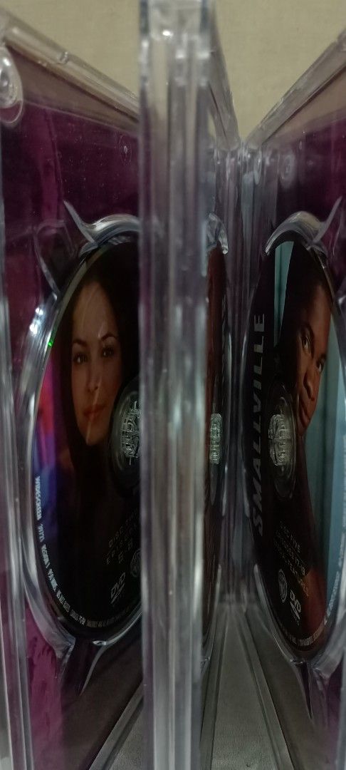 Smallville: The Complete Third Season DVD (Category: CDs & DVDs) located in Manila. Submitted by jeannetteyago (Listing ID 1437890909, Image 3). Description: - Smallville: The Complete Third Season DVD Set - Includes 6 Discs - Special Features Included - Widescreen Format - Approximately 950 Minutes - Features Tom Welling, Kristin Kreuk, Michael Rosenbaum, and John Glover - Features the WB Presents logo.
