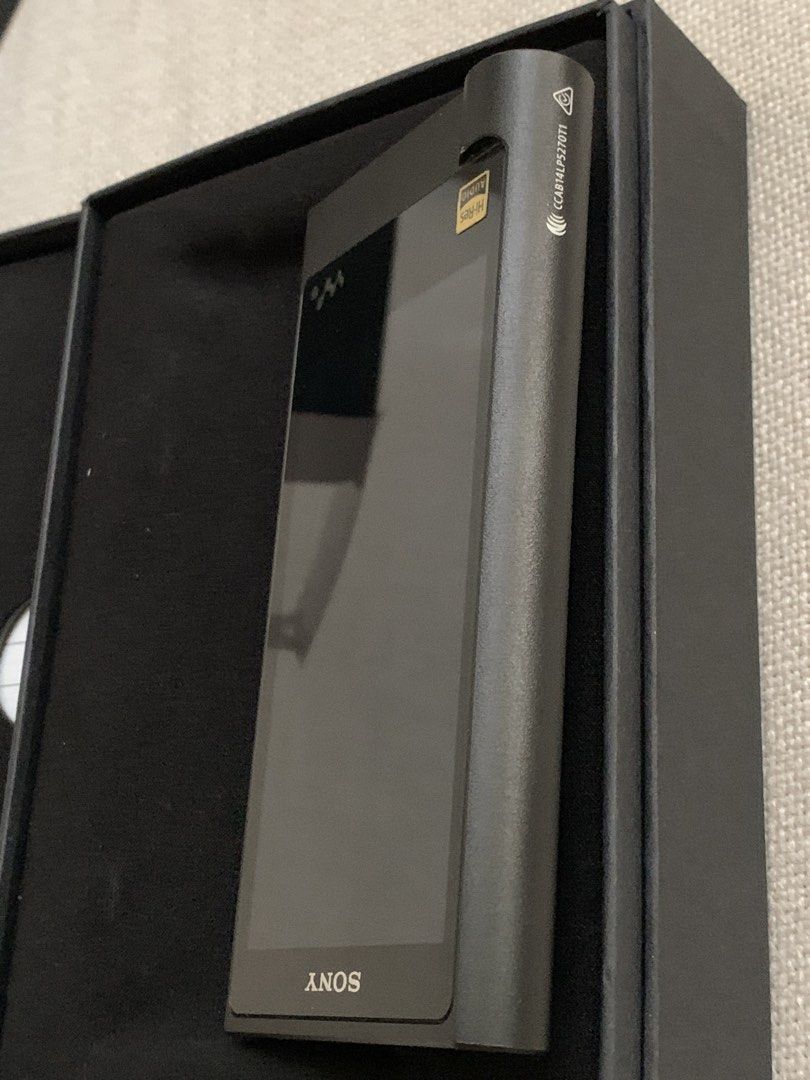 SONY NW-ZX2 WALKMAN (Category: Portable Music Players) located in Manila. Submitted by lizz.yy (Listing ID 1437844943, Image 3). Description: SONY NW-ZX2 WALKMAN Good Condition 📍QC. .
