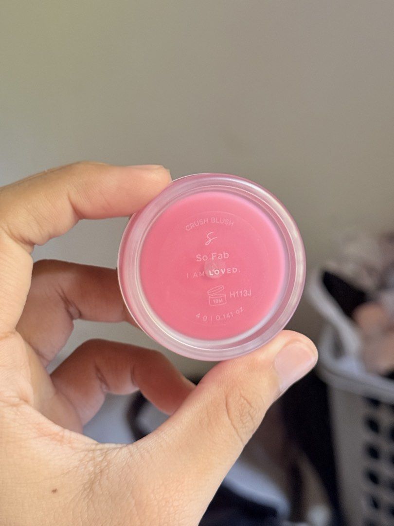 Strokes Crush Blush - So Fab (Category: Makeup) located in San Miguel. Submitted by ace.pieces (Listing ID 1437843083, Image 2). Description: - Strokes Crush Blush in So Fab shade - Lightly used.