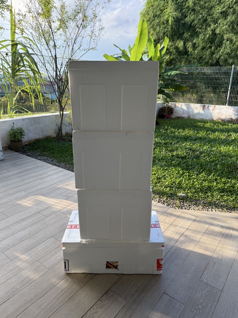 Styrofoam Boxes453942527216199680