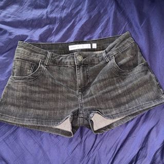 (Category: ) located in . Submitted by minaristar (Listing ID 1437778273, Image 1). Description: .