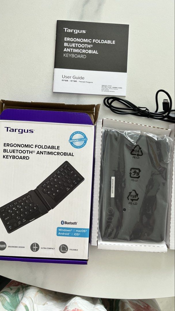 Targus Ergonomic Foldable Bluetooth Antimicrobial Keyboard453902738622392323
