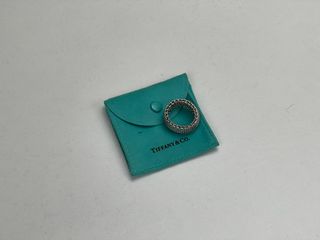 (Category: ) located in . Submitted by luxury_galeries (Listing ID 1437784335, Image 1). Description: .