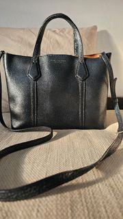 (Category: ) located in . Submitted by MumDadAndRaesPreloved (Listing ID 1437855673, Image 1). Description: .