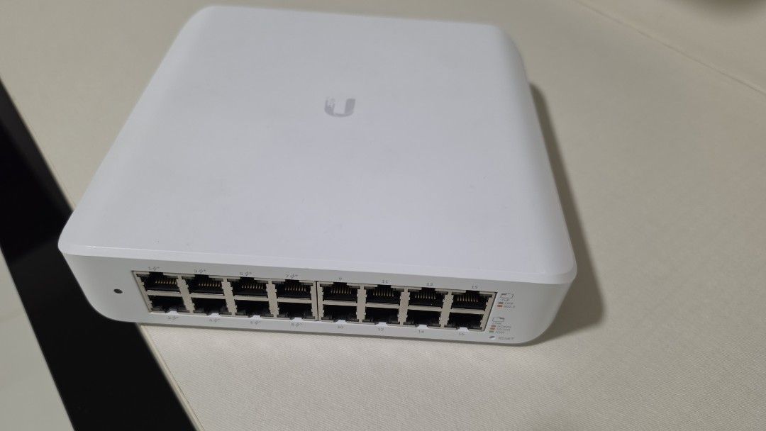 Ubiquiti UniFi Switch Lite 16 PoE
