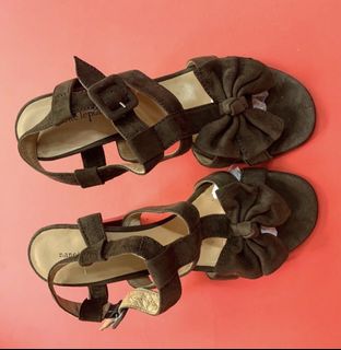 (Category: ) located in . Submitted by urbanwear (Listing ID 1437874910, Image 1). Description: .