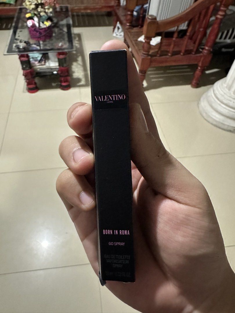 Valentino - Born in Roma Oumo (Category: Fragrance & Deodorants) located in Cordon. Submitted by subz.skies (Listing ID 1437851529, Image 1). Description: Valentino Born in Roma Oumo Go Spray See juice level in Pictures. MOP: Maribank/GoTyme Courier: J&T.