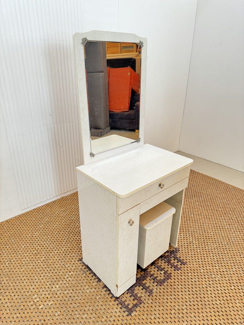 Vanity Dresser (Category: Tables & Sets) located in Quezon City. Submitted by matetdevis13 (Listing ID 1437933135, Image 3). Description: Vanity Dresser Set Price: 5,900 L24 x W15.5 x H55/28.5 In good condition Code MJS25-E57.