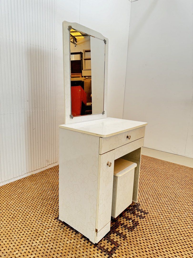 Vanity Dresser (Category: Tables & Sets) located in Quezon City. Submitted by matetdevis13 (Listing ID 1437933135, Image 2). Description: Vanity Dresser Set Price: 5,900 L24 x W15.5 x H55/28.5 In good condition Code MJS25-E57.