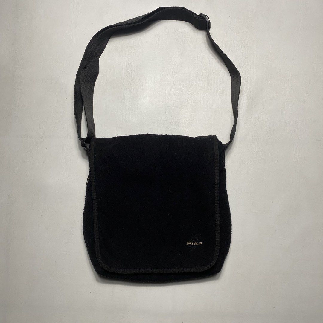 VINTAGE Y2k Piko MESSENGER BAG (Category: Sling Bags) located in San Fernando. Submitted by rianne_von (Listing ID 1437873151, Image 1). Description: CONDITION: EXCELLENT ISSUE: NONE DIMENSIONS:W13 x L14.