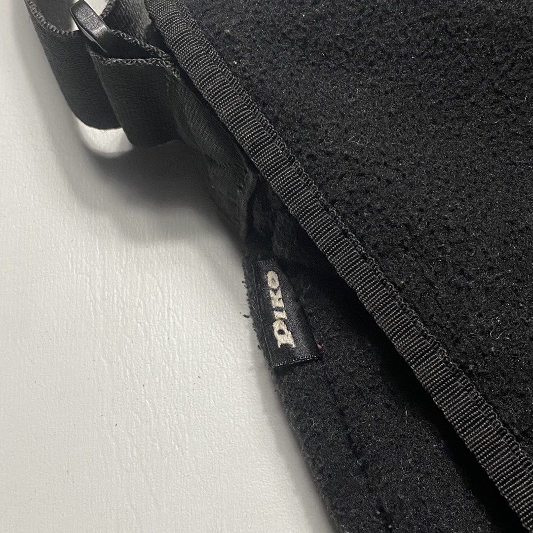 VINTAGE Y2k Piko MESSENGER BAG (Category: Sling Bags) located in San Fernando. Submitted by rianne_von (Listing ID 1437873151, Image 3). Description: CONDITION: EXCELLENT ISSUE: NONE DIMENSIONS:W13 x L14.