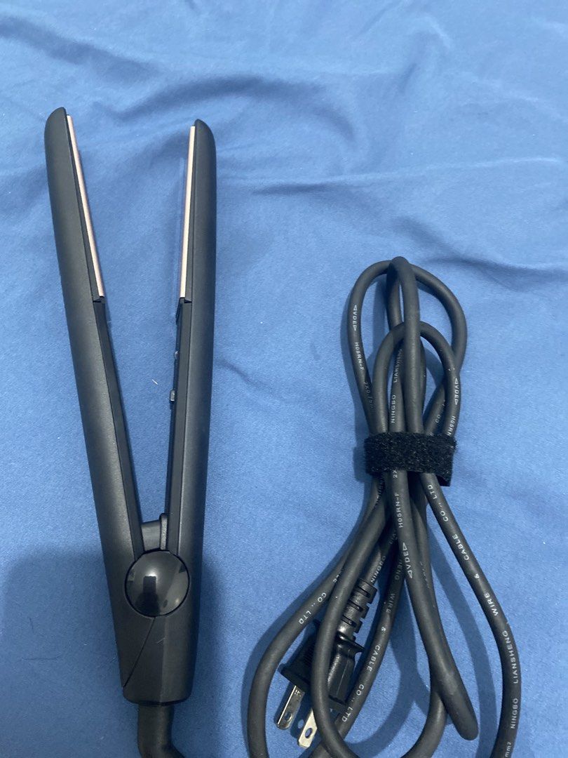 W Elite Hair Straightener (Category: Hair) located in Manila. Submitted by ceej0915 (Listing ID 1437787654, Image 1). Description: - W Elite hair straightener - Sleek black design with rosegold plates - Model: WEHS-24403 - Power: 110-240V, 25W - Black cord with velcro strap - Designed in Asia no box but good as new. 100% original.