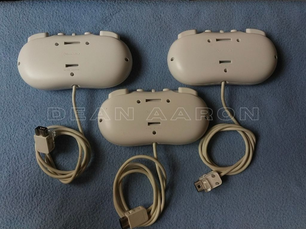 Wii Classic Controller (Category: Controllers) located in Manila. Submitted by deanaaron (Listing ID 1437850754, Image 2). Description: Please note: I may take some time to reply due to my school schedule, but I’ll get back to you as soon as I can. Thank you for your patience! For Sale: Wii Classic Controller (Official Nintendo items from Japan) Price: ₱600 (6 pcs available) Condition: Second-hand, fully tested, and working. These units were prev