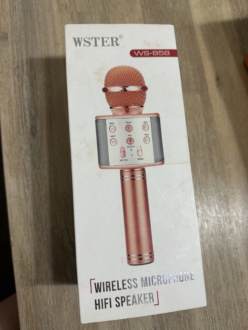 Wireless Microphone with Speaker453753396549406720