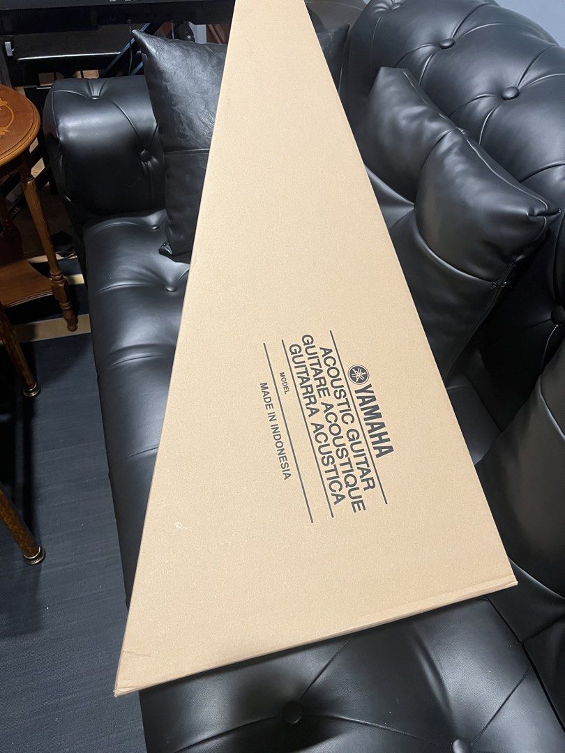 Yamaha C-40 Classical Guitar (Category: Musical Instruments) located in Quezon City. Submitted by monique_aguilar (Listing ID 1437828401, Image 3). Description: - Yamaha acoustic guitar - Natural wood finish - Nylon strings - Includes original box - Made in Indonesia.