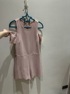 (Category: ) located in . Submitted by blues.clothes (Listing ID 1437895489, Image 1). Description: .